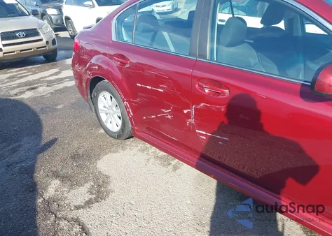 2010 Subaru Legacy 2.5I Premium z USA, uszkodzony, nr VIN 4S3BMBG64A3247850